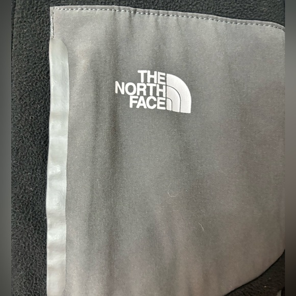Black Boys North Face with Gray fur on Inside - Picture 2 of 6
